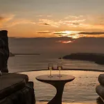 One Of One 5* Imerovigli (Santorini)