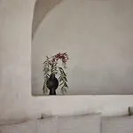 One Of One Hotell