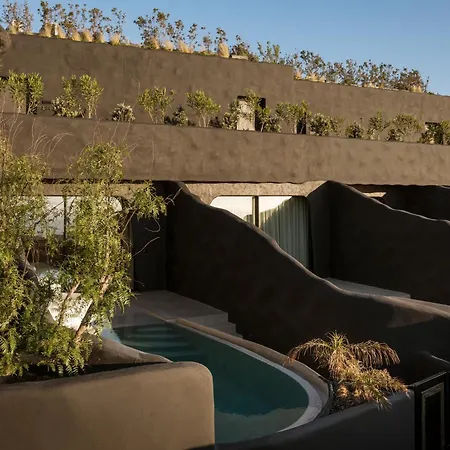 One Of One Hotel Imerovigli (Santorini)