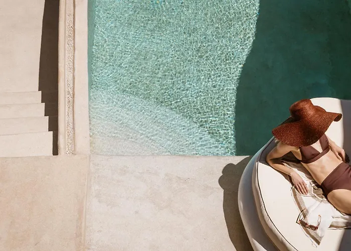 One Of One 5* Imerovigli (Santorini)