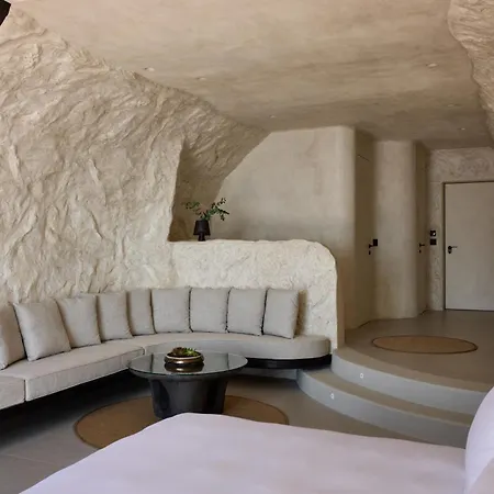 One Of One Imerovigli (Santorini)