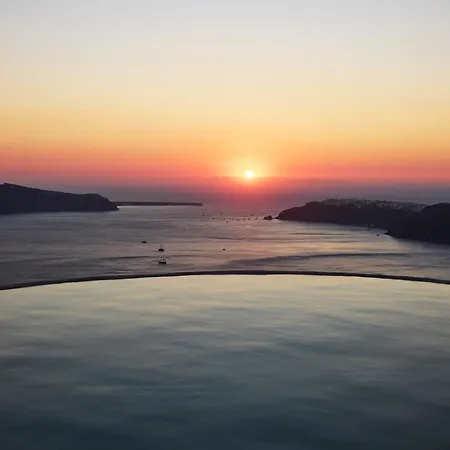 One Of One Hotell 5*