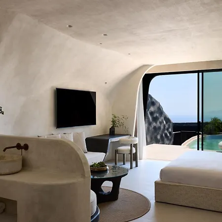 One Of One Hotel