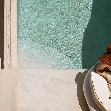 One Of One 5* Imerovigli (Santorini)