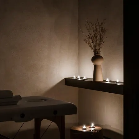 One Of One Imerovigli (Santorini)