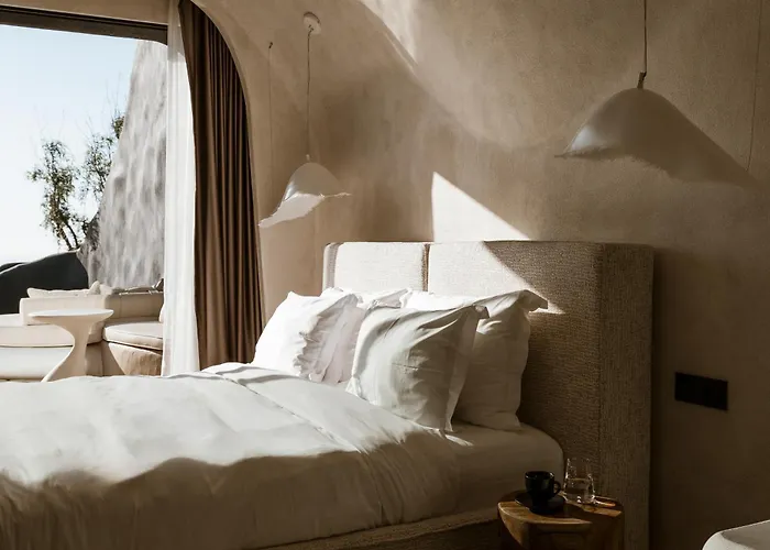 One Of One Hotel Imerovigli (Santorini)